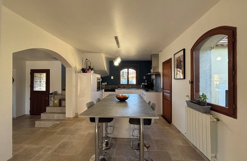 Poulx Casa | Villa with swimming pool, pool house, air conditioning