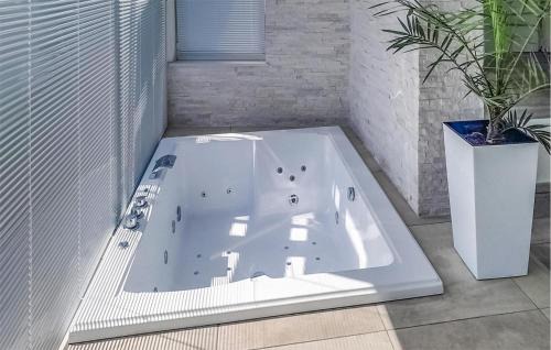 Mihotici Casa | Villa With Swimming Pool
