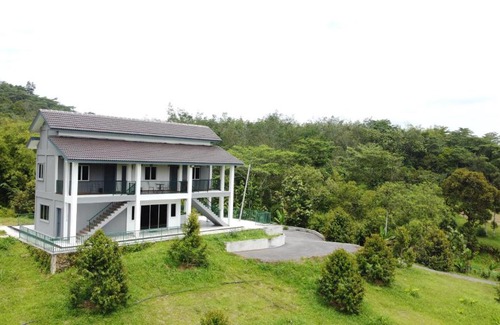 Hulu Selangor Casa | Villa with Titiwangsa Hill View