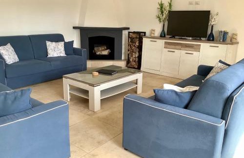 Alberobello Casa | Villa with Trullo and Pool, Alberobello