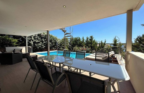 Fornells Villa | Villa con vistas y piscina privada en Fornells