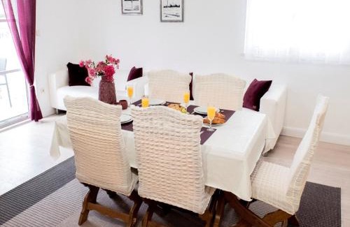 Peracko Blato Casa | Villa with with 5 apartments in Peracko Blato