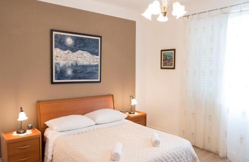 Peracko Blato Casa | Villa with with 5 apartments in Peracko Blato