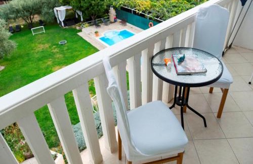 Peracko Blato Casa | Villa with with 5 apartments in Peracko Blato