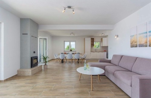 Peruski Villa | Villa Wonderview in Peruski