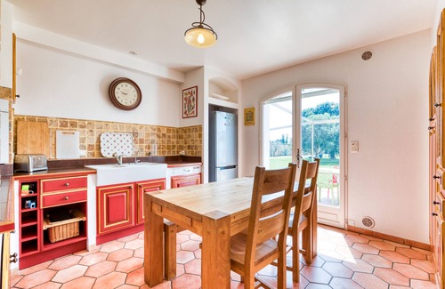 Arles Villa | Villa 'Yana' con terraza privada, Wi-Fi y aire acondicionado