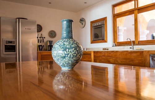 Nunue Casa | Villa Yrondi