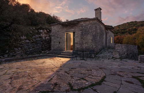 Ano Pedina Casa | VILLA ZAGORI / THE CRIMSON STUDIO