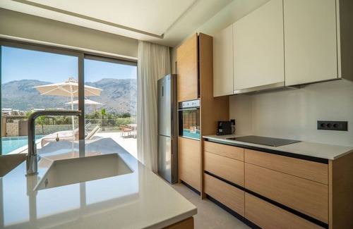 Asprouliani Villa | Villa en Georgioupolis con 3 habitaciones, capacidad 6