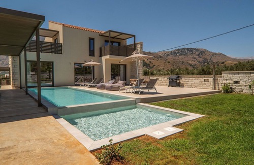 Asprouliani Villa | Villa en Georgioupolis con 3 habitaciones, capacidad 6