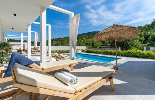 Tugare Villa | Villa Zen with 4 bedrooms, private 32 sqm pool, summer kitchen, 7 km from the beach