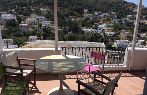 Panteli Casa | Villa Zoe, una encantadora casa isleña con una fantástica terraza lounge.