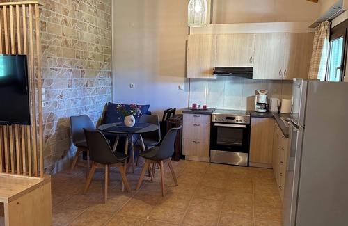 Ilida Casa | Villa Zoe renovated house for summer vacation and more