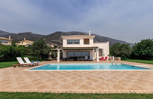 Kilada Villa | Villa Zoe - Seaside villa with magnificent view