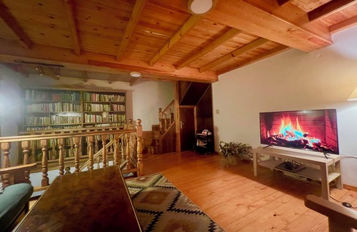 Mieres Chalet De Esquí | VilladeCelis unas vistas que no olvidaras, las mascotas son bienvenidas!