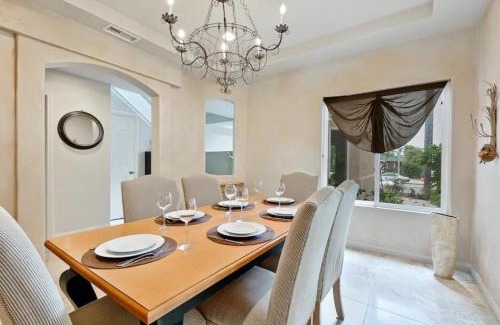 Village of La Jolla Casa | Village and Views