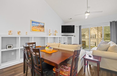 Little River Apartamento | Village at the Glens L-205