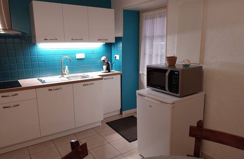 Dampierre-sur-Linotte Casa | Village cottage with shops ideal for vacations or business stays