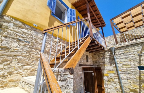 Skarinou Apartamento | Village Charm Pool Apartment at Skarinou