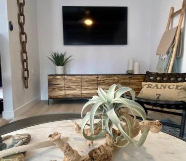 Laguna Beach Casa | Village District! Cleo Beach! 5 Min Walk to DTWN!