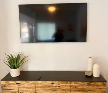 Laguna Beach Casa | Village District! Cleo Beach! 5 Min Walk to DTWN!