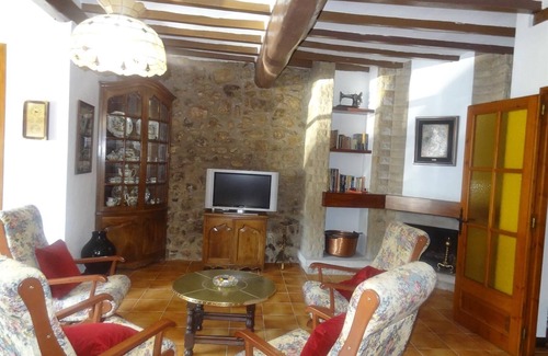 Sant Llorenc de la Muga Casa | "Casa de Pueblo con Piscina Privada" con terraza y Wi-Fi