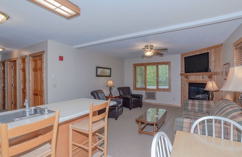 Ephraim Hotel | Village Green Lodge