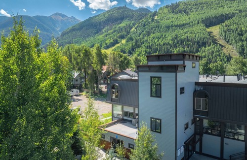Telluride Apartamento | Village Hideaway, Telluride convenience steps to skiing and downtown!