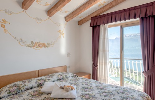 Arias Hotel | Village Hotel Lucia