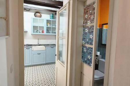 Bellvey Apartamento | Village house with patio and barbecue
