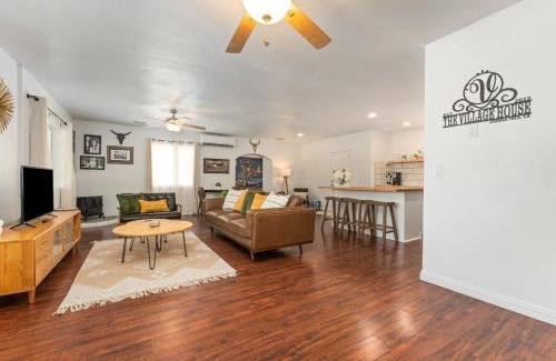 Joshua Tree Casa | Village House - Hot Tub, Pool, walk to shops