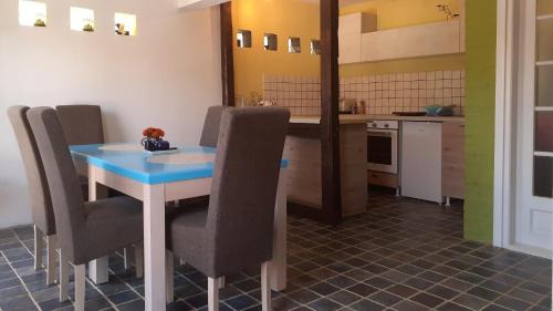 Central Serbia Apartamento | Village house Moo Moo