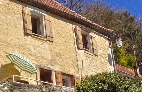 Saint-Capraise-de-Lalinde Casa | Village house overlooks valley