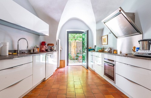 Suze-la-Rousse Chalet De Esquí | Village House with Pool for Rent – Suze-la-Rousse, Drôme Provençale