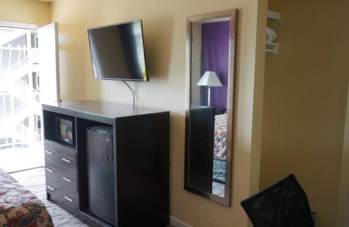 Dawson Hotel | Village Motor Inn