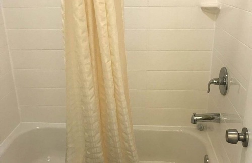 Dawson Hotel | Village Motor Inn
