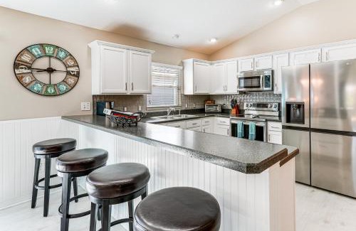 Collier Casa | Village of Collier Retreat with Golf Cart and Lanai!