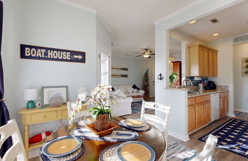 Villages of Five Points Condominio | Village of Five Points pet friendly condo with pool, gym, and tennis access