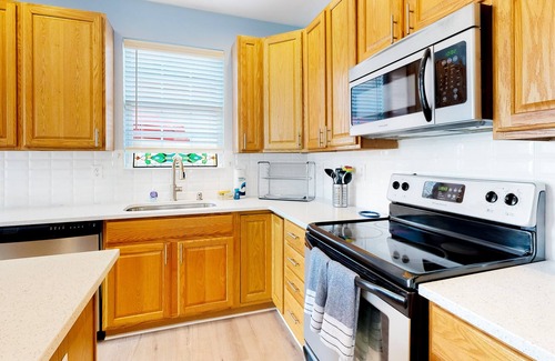 Villages of Five Points Casa | Village of Five Points townhome with pool, gym, and tennis access - bikes & W/D