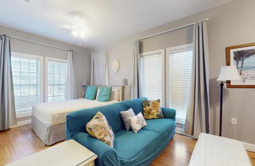 Seacrest Beach Hotel | Village of South Walton EB211