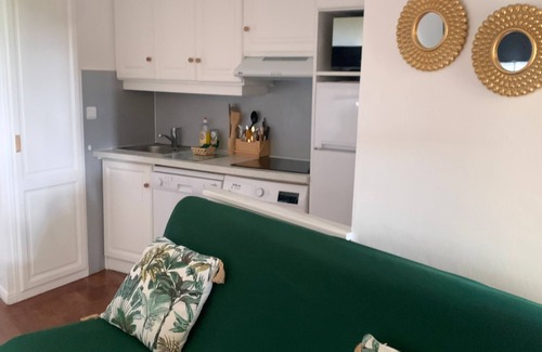 Cap Esterel Apartamento | Village PIERRE ET VACANCES CAP Estérel Le Jardin clos privatif FH 007