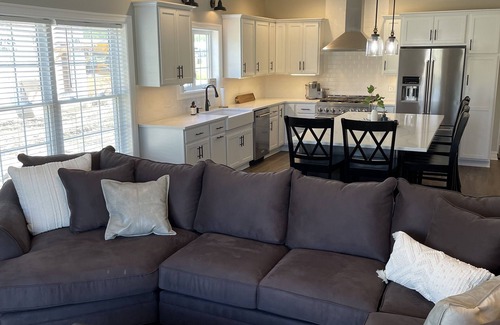 Ellicottville Condominio | Village retreat, new condo loaded with amenities hot tub, fire pit, game room