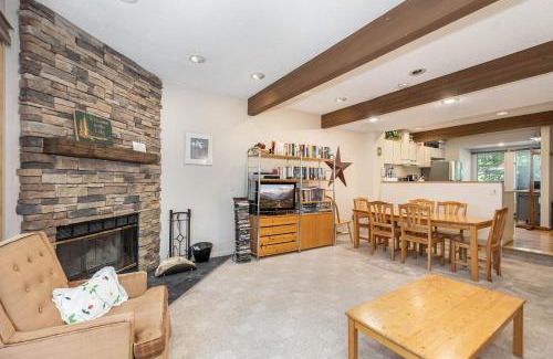 McHenry Casa | Villages of Wisp 13 Lakeview Court