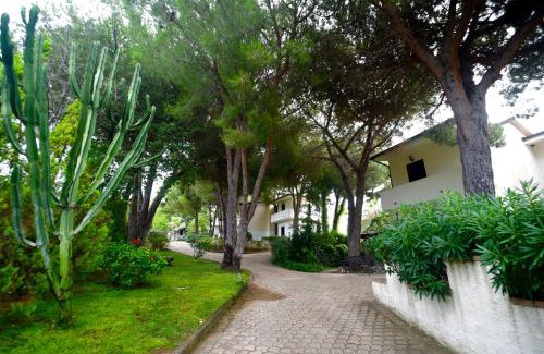 Santa Maria Apartamento | Villaggio Pineta Petto Bianco