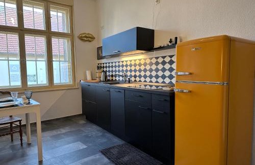 Burg Apartamento | VillaKrocker - ElbeRadweg trifft WandKunstwerk
