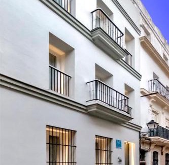 Centro histórico Apartamento | VILLAR Suites by Cadiz4Rentals