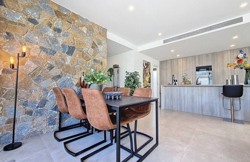 Santiago de la Ribera Villa | Villa con piscina privada y terraza, Wi-Fi y barbacoa.
