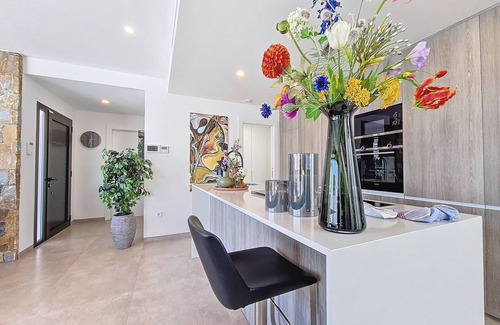 Santiago de la Ribera Villa | Villa con piscina privada y terraza, Wi-Fi y barbacoa.