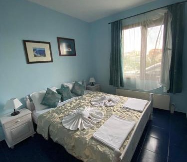 Chernomorets Complejo | Villas and Bungalows Panorama