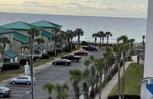 Fort Walton Beach Villa | Villas at Destin West--Oceanside, Lazy River, Resort Pool, Marina